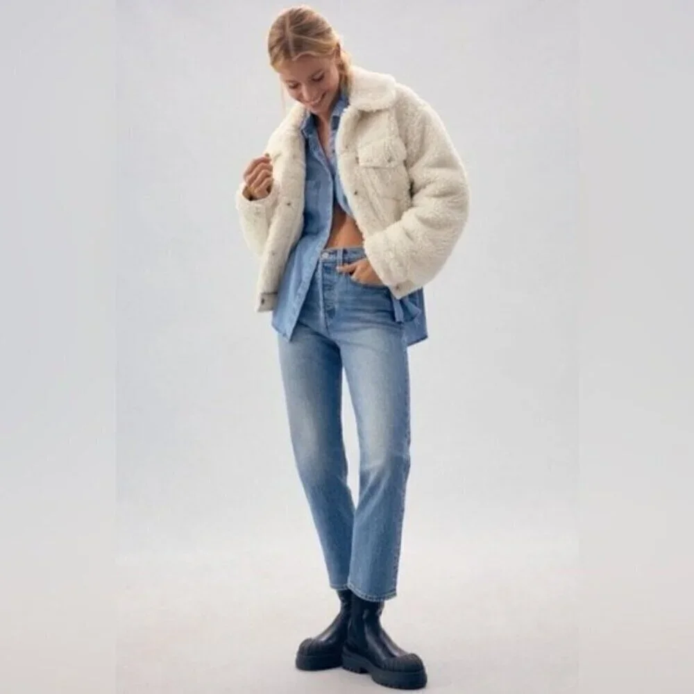 NWT Levi's Baby Bubble Sherpa Trucker Jacket Coconut Milk Size Medium